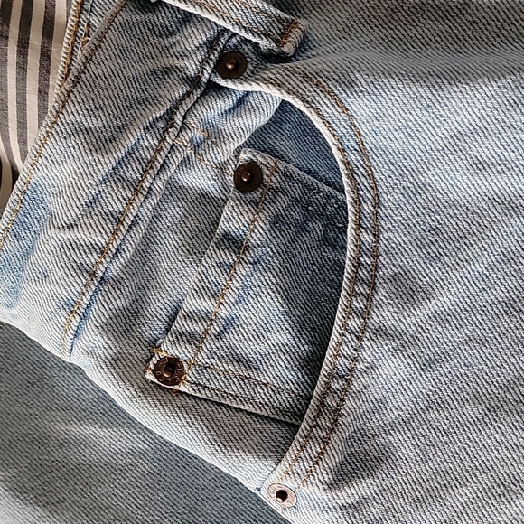 SOLD Vintage Levis 550 - Picture 5 of 11